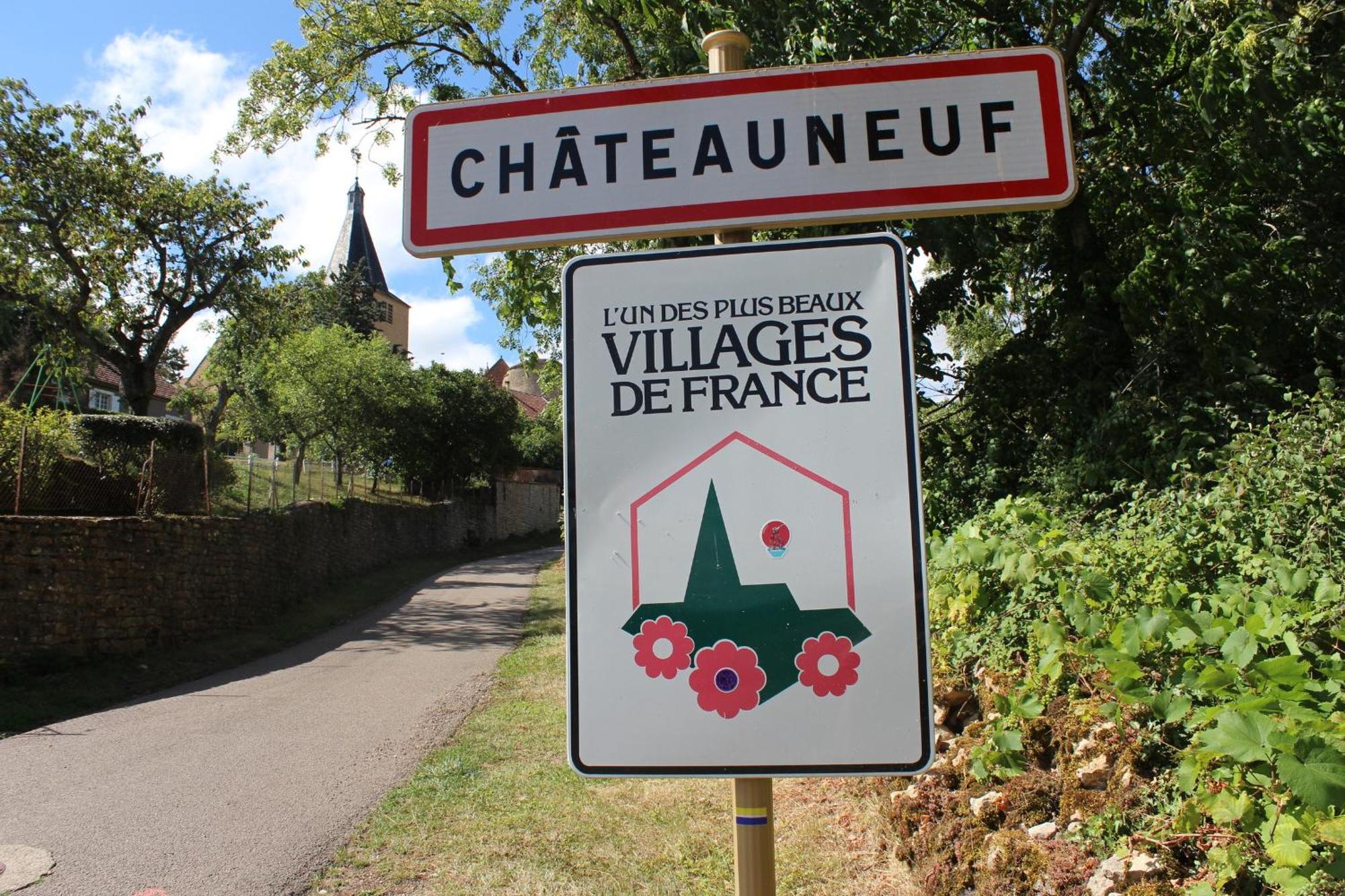 Chateauneuf Suites Exterior photo